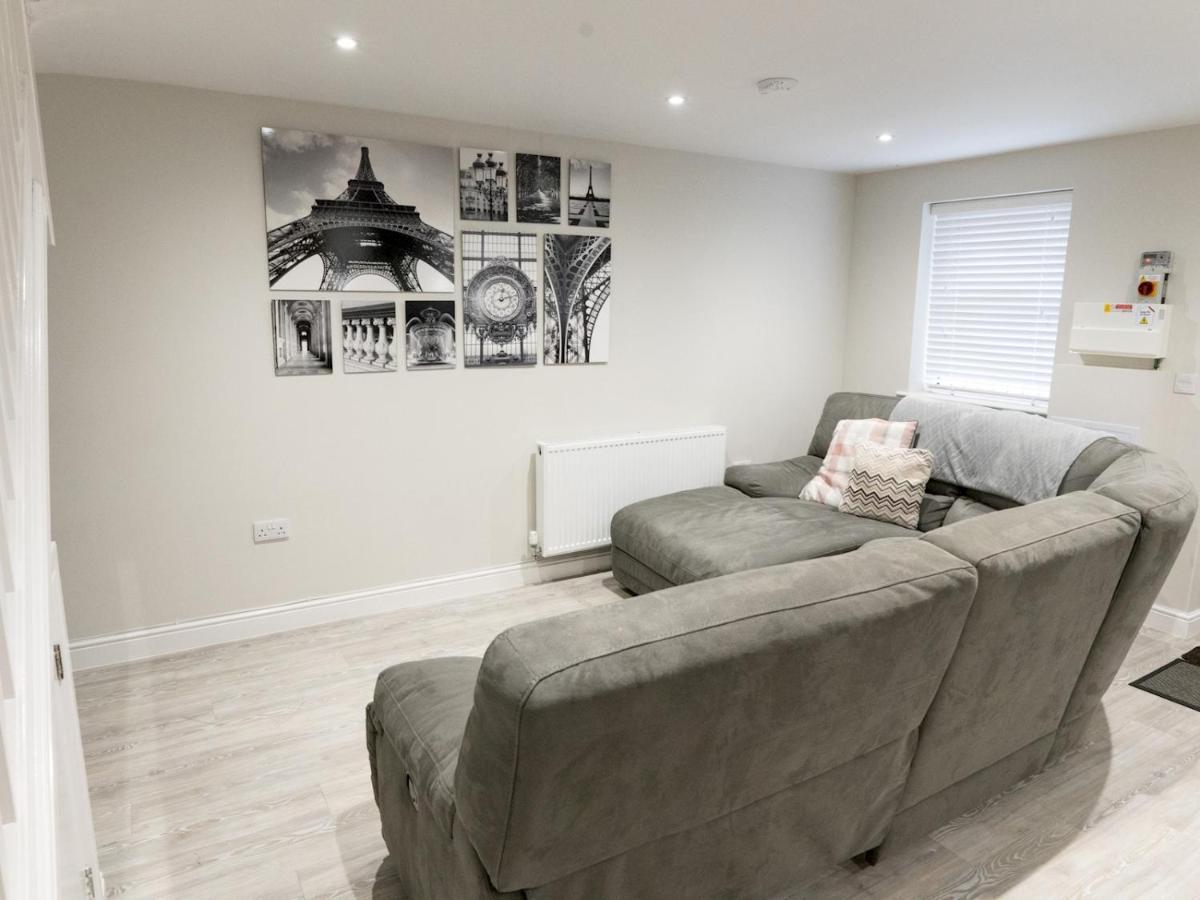 Townhouse In The Heart Of Poole With Beach Hut Apartment Ngoại thất bức ảnh
